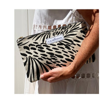 Load image into Gallery viewer, Lilibridge Clutch, Sea Feather Black