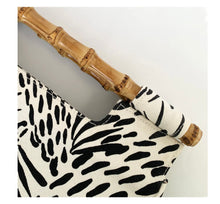 Load image into Gallery viewer, Lilibridge Bamboo Clutch, Sea Feather Black